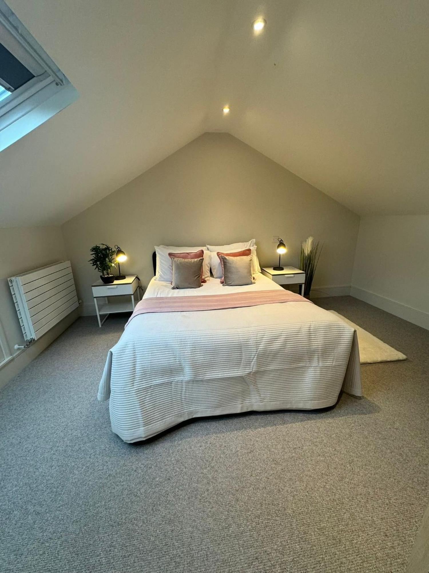 Ferienwohnung Osbourne House Pink 2 Bed, 2 And Half Bath Birmingham Exterior foto