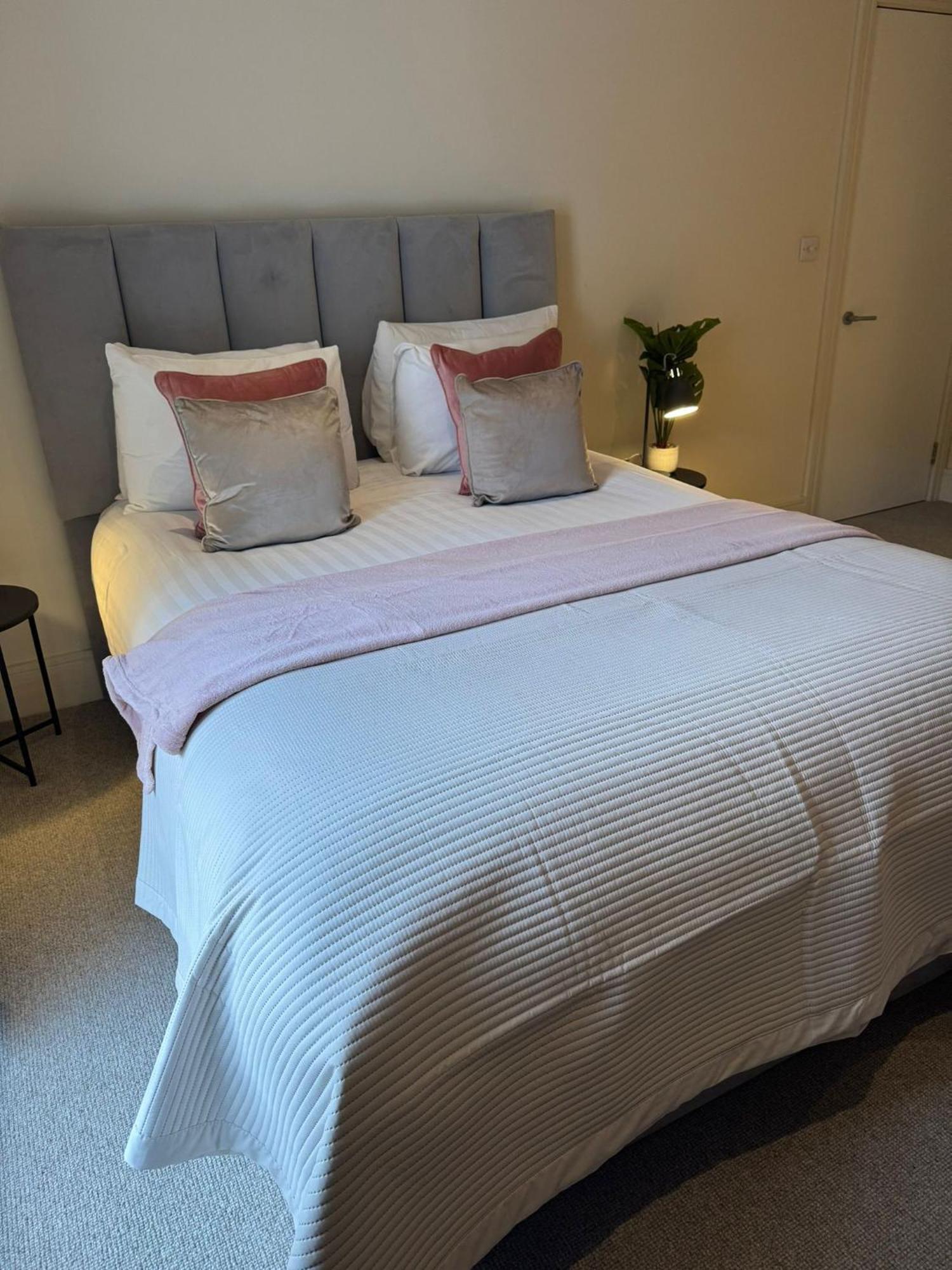 Ferienwohnung Osbourne House Pink 2 Bed, 2 And Half Bath Birmingham Exterior foto
